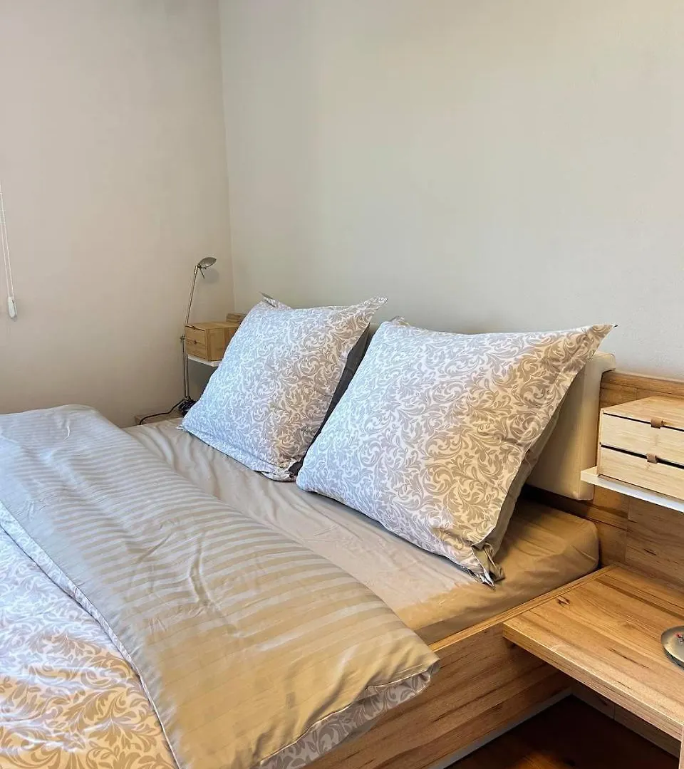 Light & Wood Design - 89 M2 Apartment In Prague 0*,