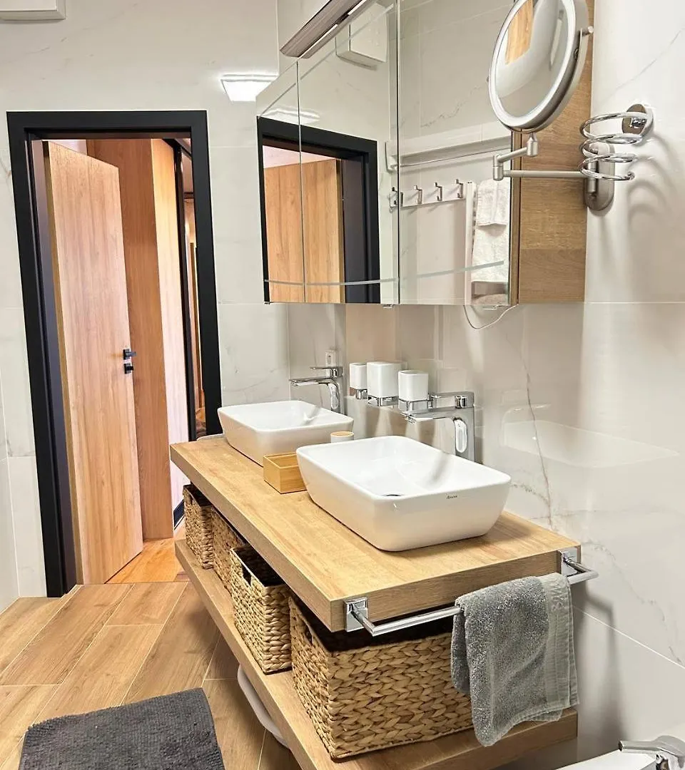 Light & Wood Design - 89 M2 Apartment In プラハ 0*,  チェコ