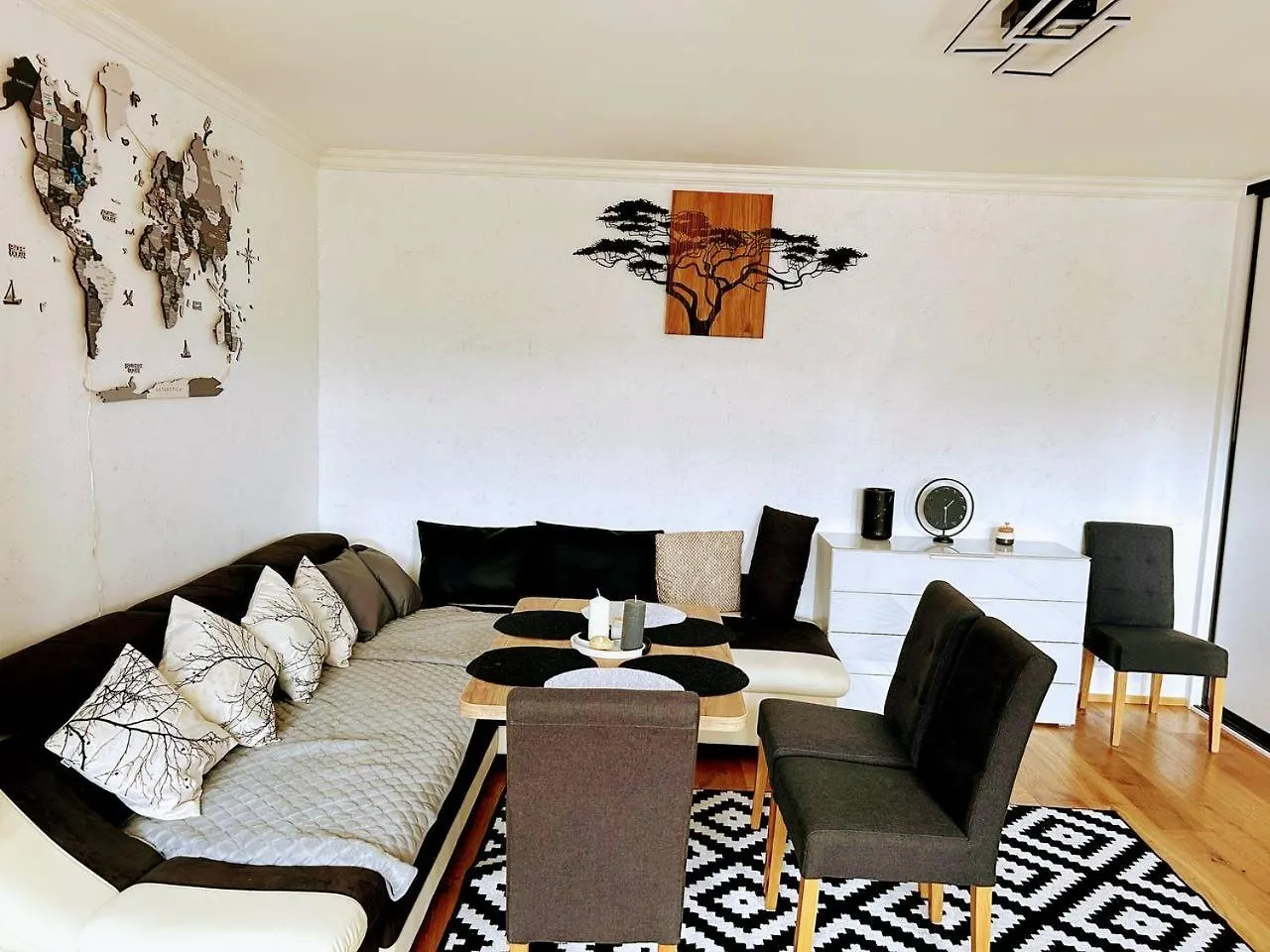 Light & Wood Design - 89 M2 Apartment In Prague