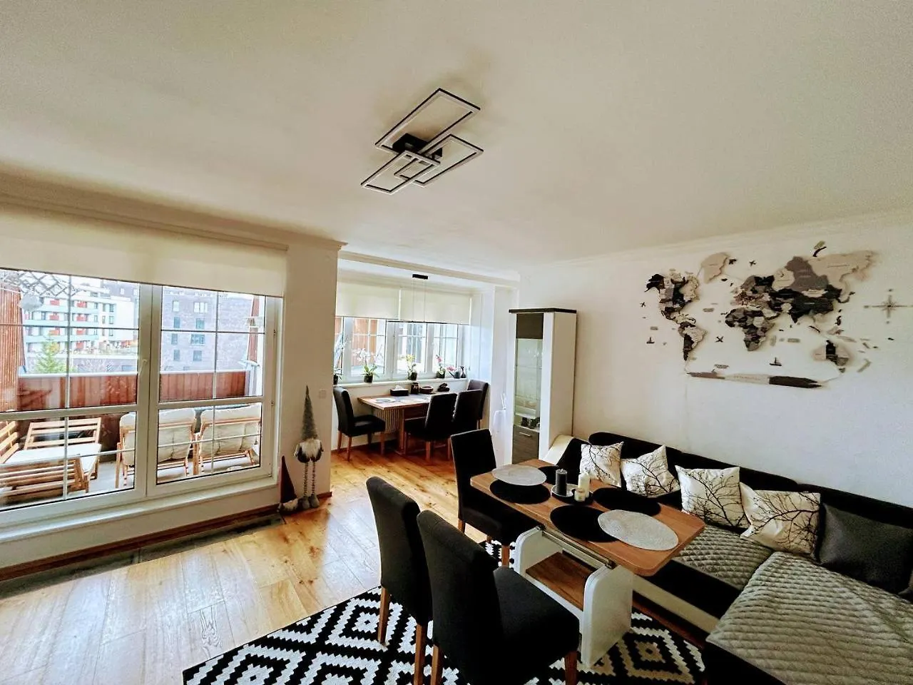 Light & Wood Design - 89 M2 Apartment In Prague