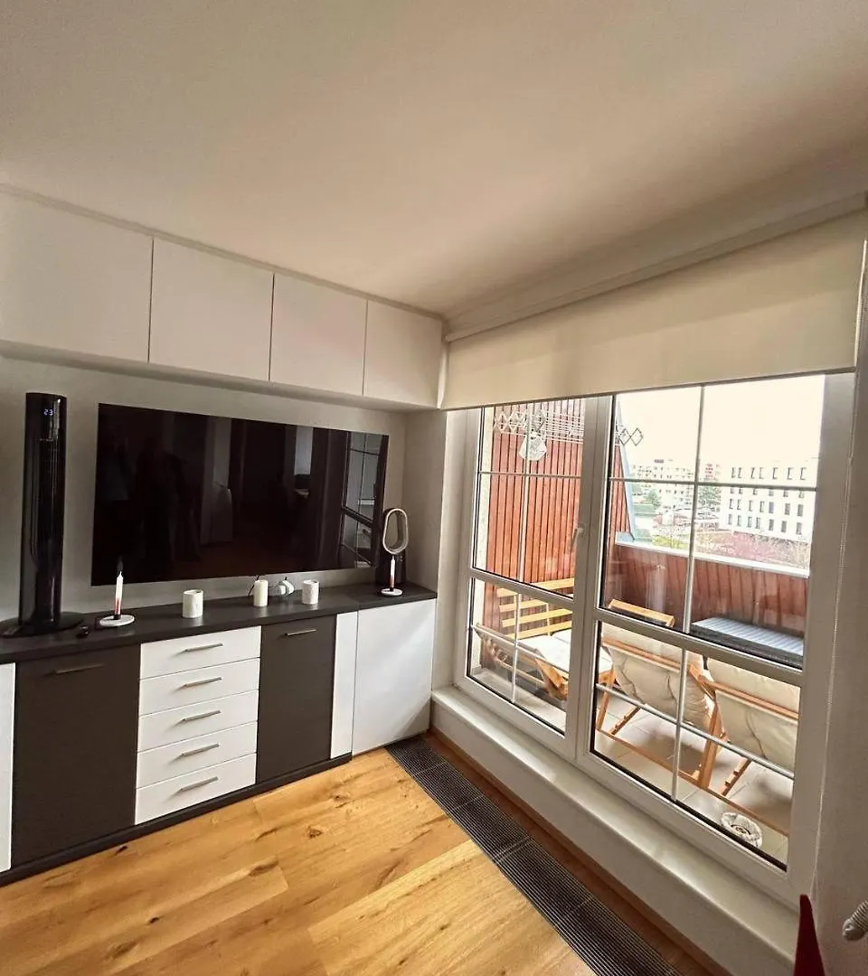 Light & Wood Design - 89 M2 Apartment In Prague