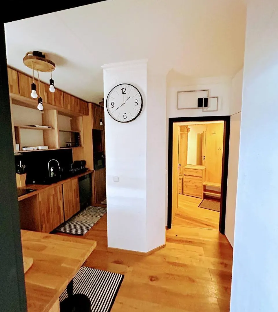 Light & Wood Design - 89 M2 Apartment In Prague Czech Republic